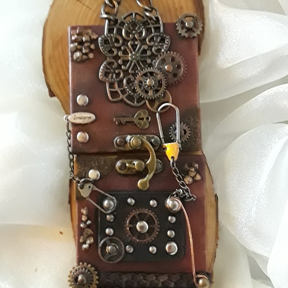 Imagine: 2 joined 3D mini 3"x3" Steampunk canvases - Picture 2 of 4